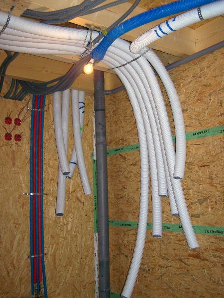 gal/AkadienHomes/Situation_des_Travaux_au_23_juin_2011/100_4240.JPG