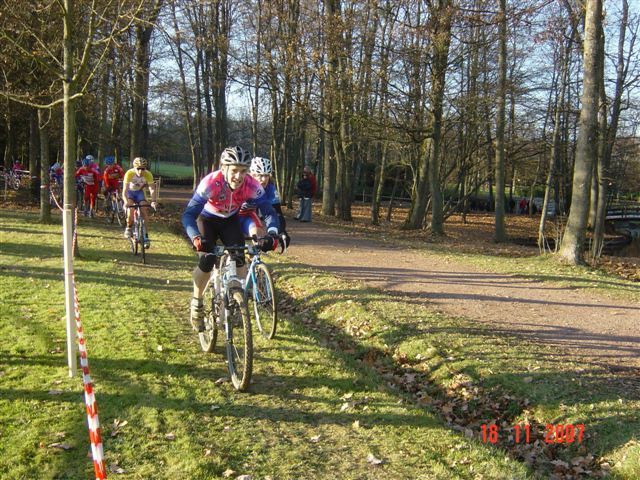 gal/Cyclo_Cross_2007/Seniors_18_novembre_2007/DSC07838.JPG