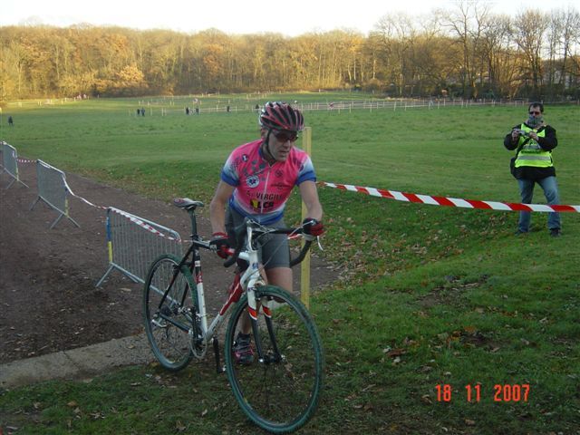 gal/Cyclo_Cross_2007/Seniors_18_novembre_2007/DSC07863.JPG