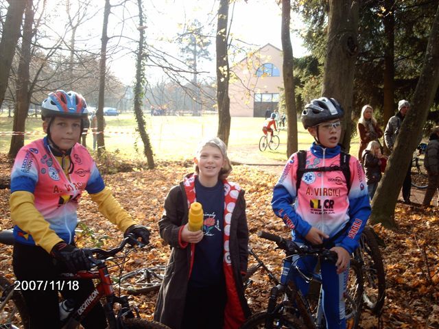 gal/Cyclo_Cross_2007/Volkrange_18_novembre_2007/IMAG0134.JPG