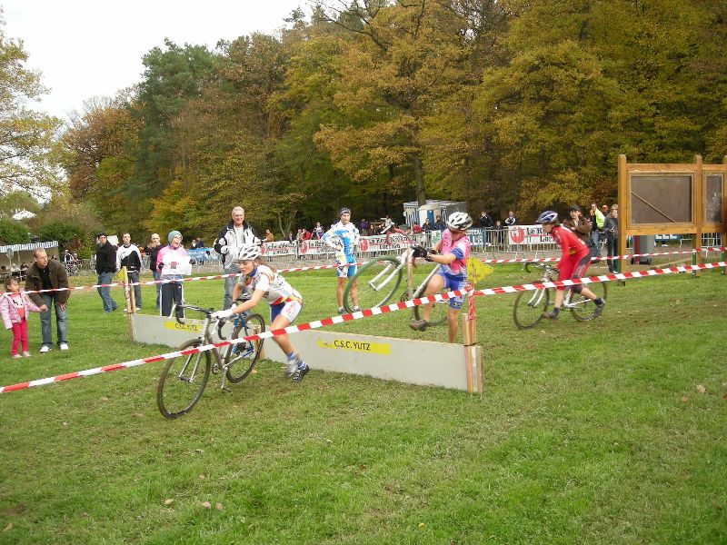gal/Cyclo_Cross_2008/Epreuve_Juniors_26_octobre_2008_Yutz/DSCN2220.JPG