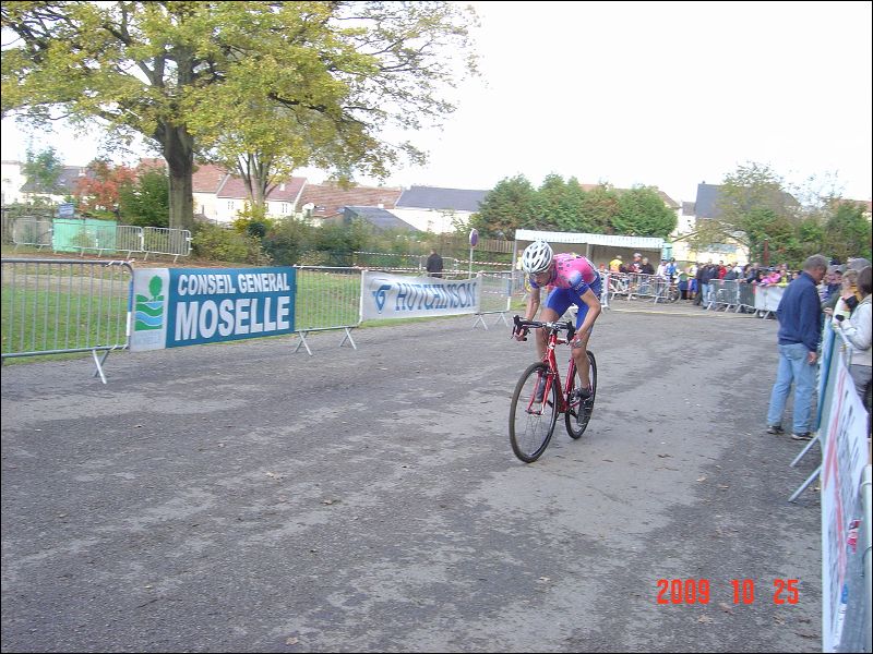 gal/Cyclo_Cross_2009/Cyclo_Cross_Juniors_25_octobre_2009/DSC06046.JPG