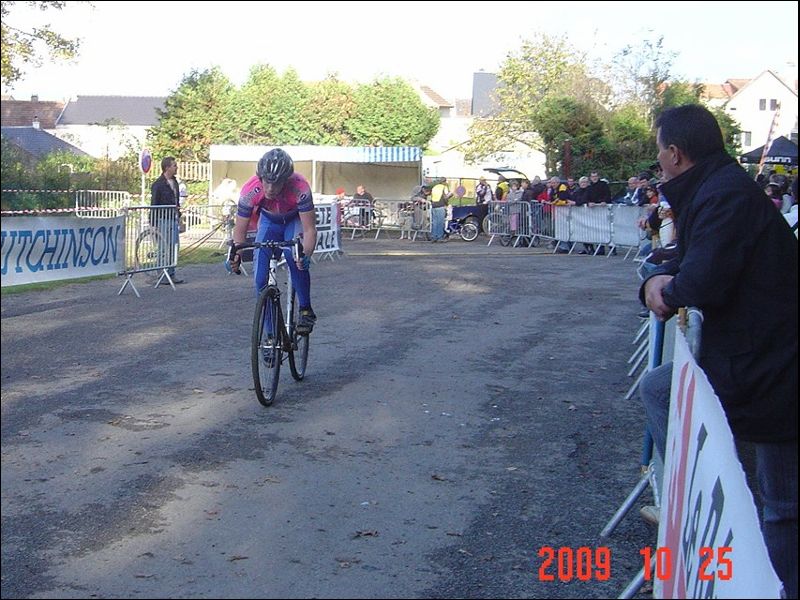gal/Cyclo_Cross_2009/Cyclo_Cross_Juniors_25_octobre_2009/DSC06051.JPG