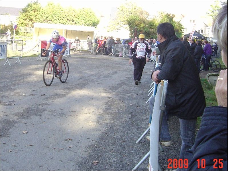 gal/Cyclo_Cross_2009/Cyclo_Cross_Juniors_25_octobre_2009/DSC06056.JPG