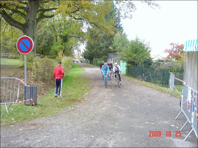 gal/Cyclo_Cross_2009/Cyclo_Cross_Seniors_Yutz_25_octobre_2009/DSC06044.JPG