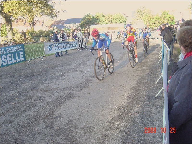gal/Cyclo_Cross_2009/Cyclo_Cross_Seniors_Yutz_25_octobre_2009/DSC06069.JPG