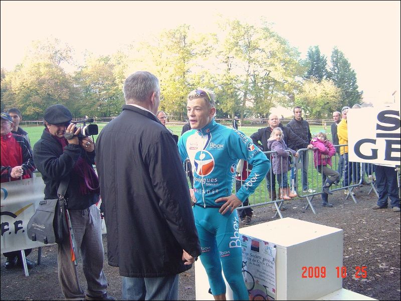 gal/Cyclo_Cross_2009/Cyclo_Cross_Seniors_Yutz_25_octobre_2009/DSC06084.JPG