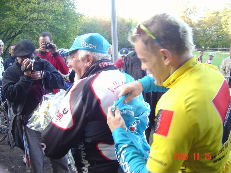 gal/Cyclo_Cross_2009/Cyclo_Cross_Seniors_Yutz_25_octobre_2009/DSC06085.JPG