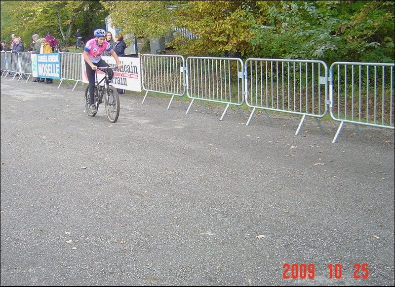 gal/Cyclo_Cross_2009/Epreuves_Jeunes_Yutz_2009/DSC06032.JPG