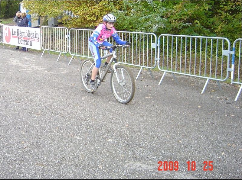 gal/Cyclo_Cross_2009/Epreuves_Jeunes_Yutz_2009/DSC06035.JPG