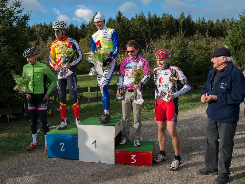 gal/Cyclo_croos_2011_2012/Cyclo_cross_Hettange_Grande_octobre_2012/Podium_CC_Hettange_2012.jpg