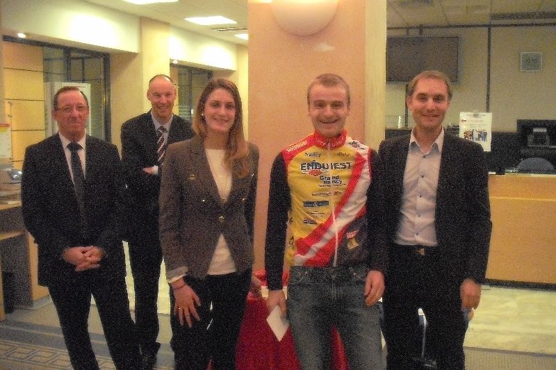 gal/Cyclo_croos_2011_2012/Remise_recompenses_Socete_Generale_Metz/Rapha_l_PIERRON_2eme__lites_challenge_2012__Societe_Generale_de_METZ.JPG