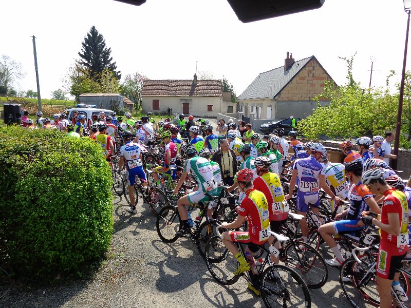 gal/Tour_entre_Somme_et_Loire_12_avril_2014/DSC00265.JPG